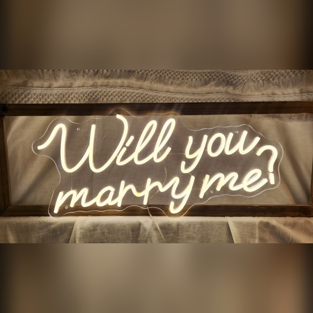 Elegant Neon "Will You Marry Me?" Sign
